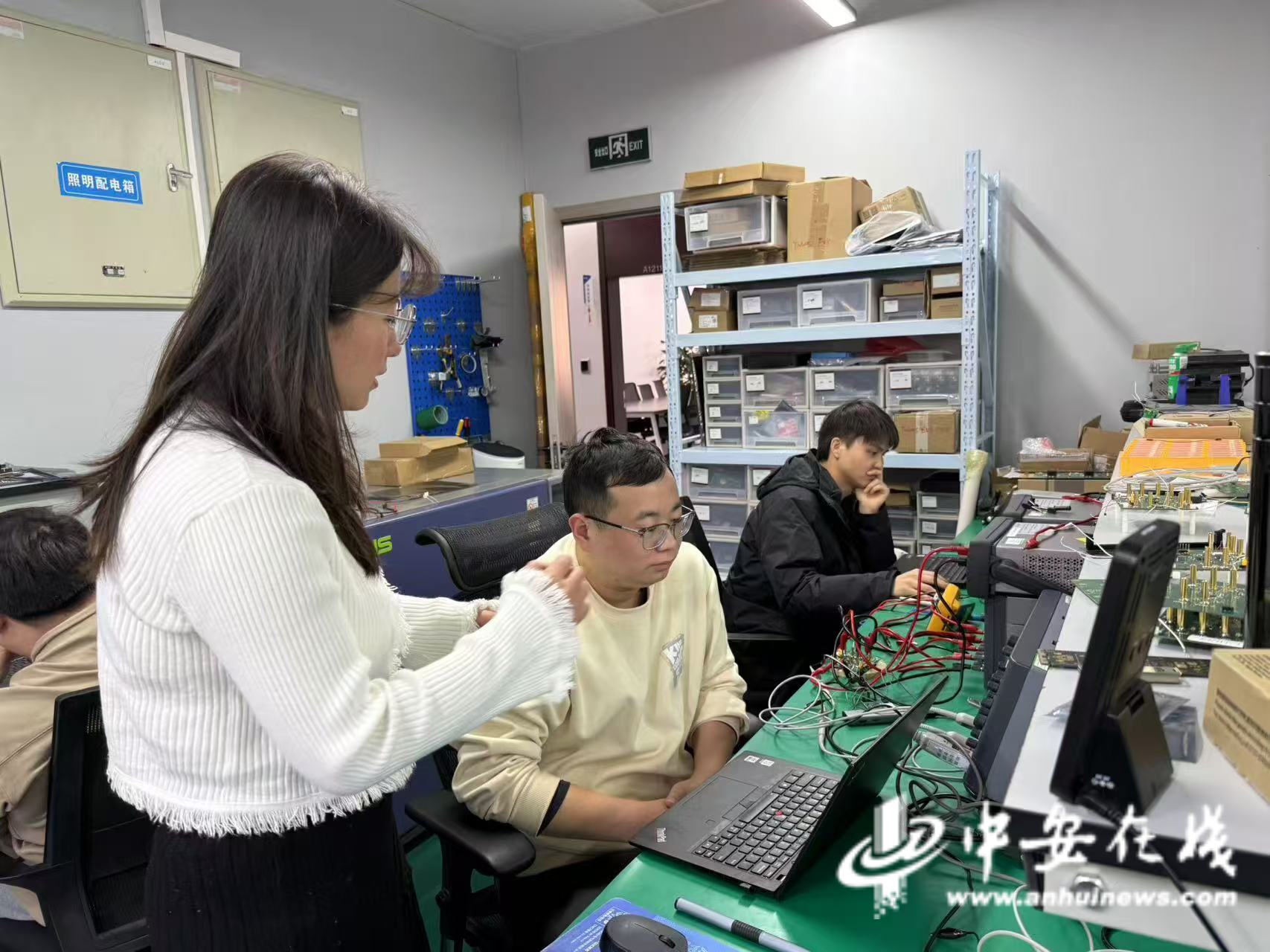 luck18新利立异者说｜乘翎微电子：从“书架”到“货架” 功效转化创“芯”控电